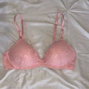 Victoria's Secret Lace Sexy Tee Lacie Wireless Push-Up Bra in Pretty Blossom